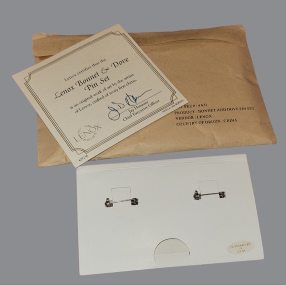 Vintage ~Lenox Porcelain Bonnet & Dove Pin Set - 24KT Gold & Rhinestones - Picture 6 of 6